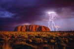 Дикая Австралайзия | Улуру. Огромная скала в пустыне.