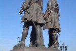 Памятник основателям Екатеринбурга Татищеву и де Генину