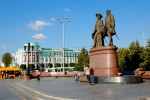 Памятник основателям Екатеринбурга Татищеву и де Генину